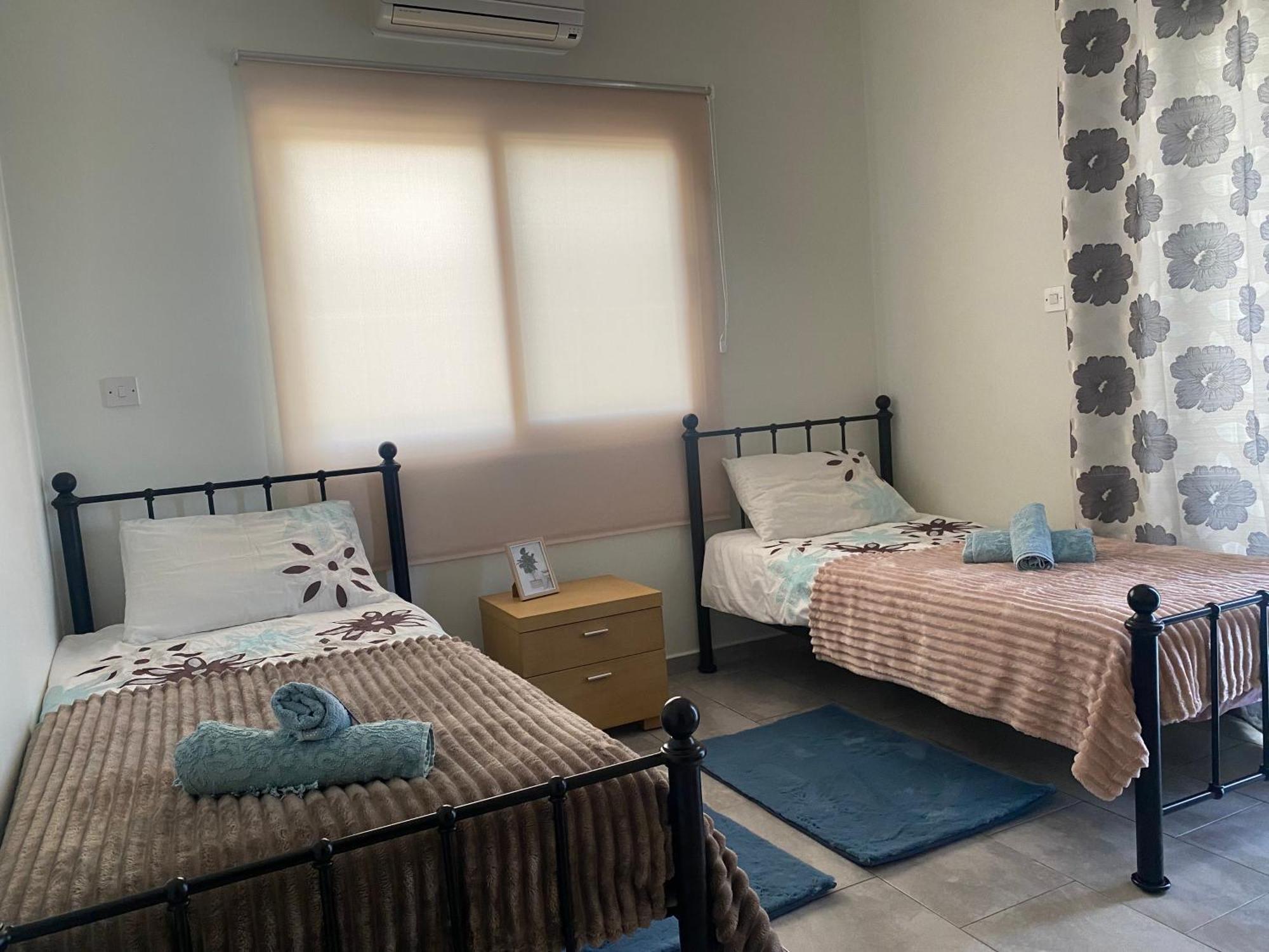 Beautiful Apartment Near The Sea And A Large Private Garden Paphos Exterior foto
