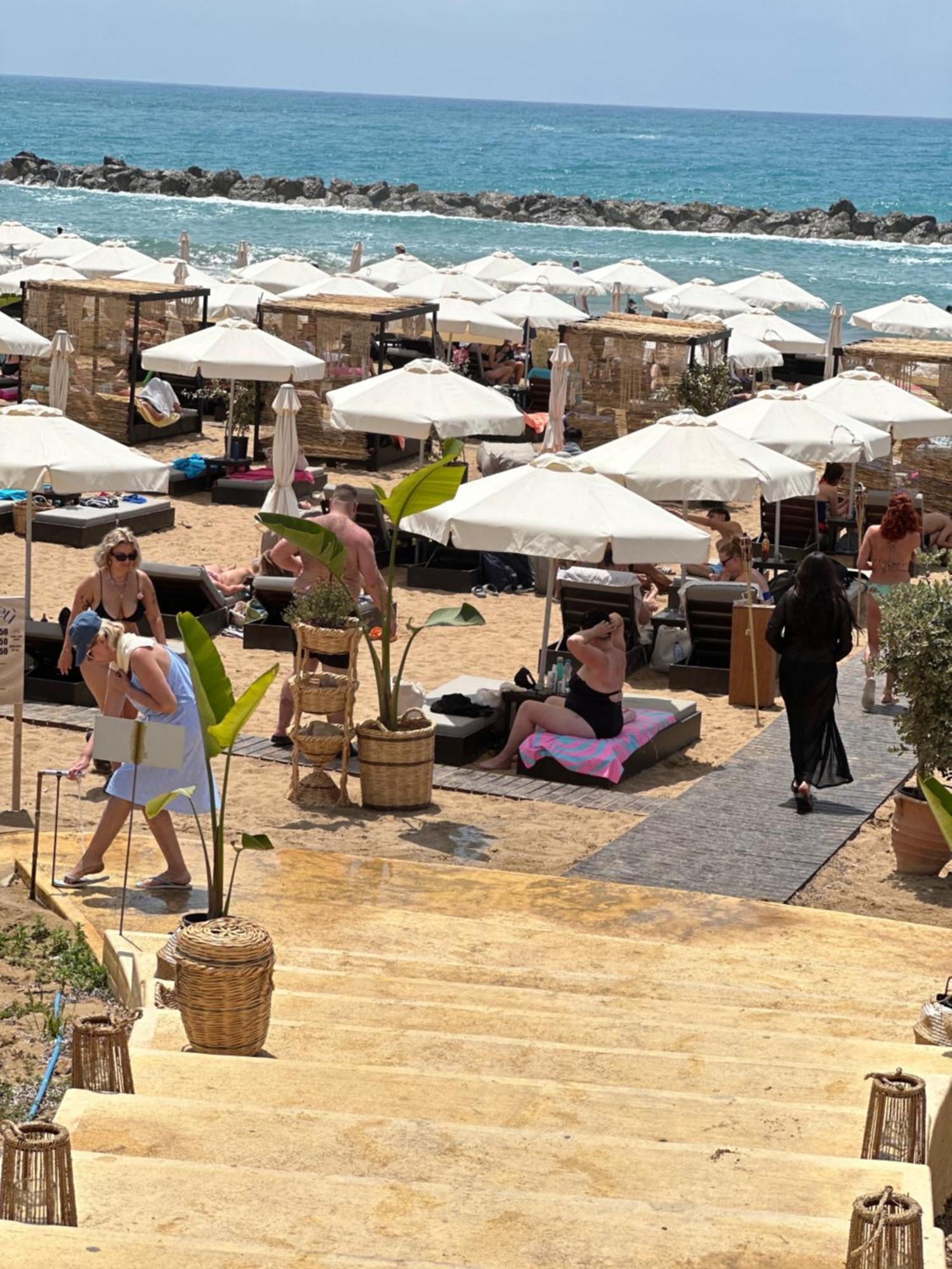 Beautiful Apartment Near The Sea And A Large Private Garden Paphos Exterior foto